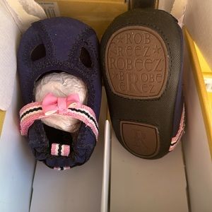 Robeez baby shoes new in box!!